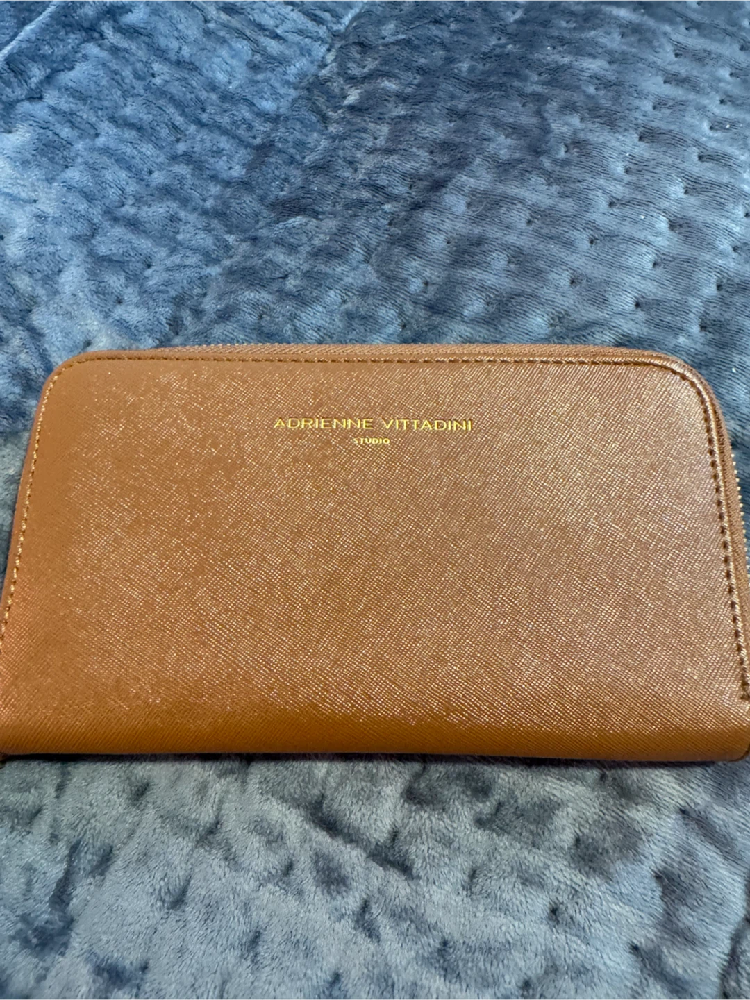 Adrienne Vittadini Studio Charging Wristlet