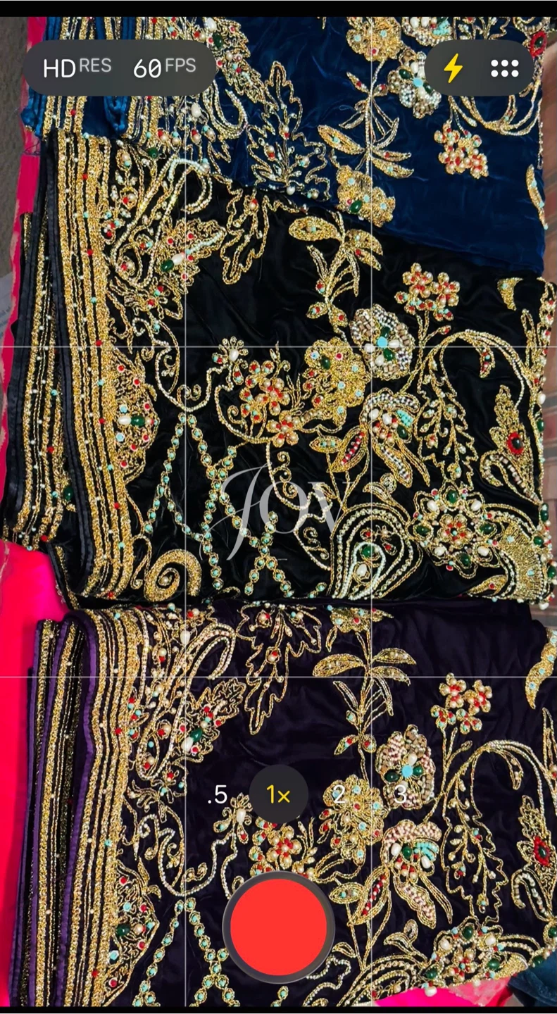 Handmade Velvet Embroidered Shawl - photo 2