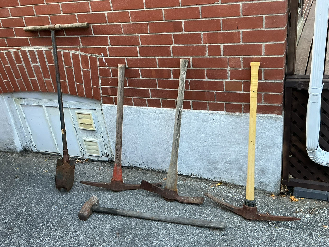3 Pick Axes - 1 Post Hole Digger & 1 Sledge Hammer !