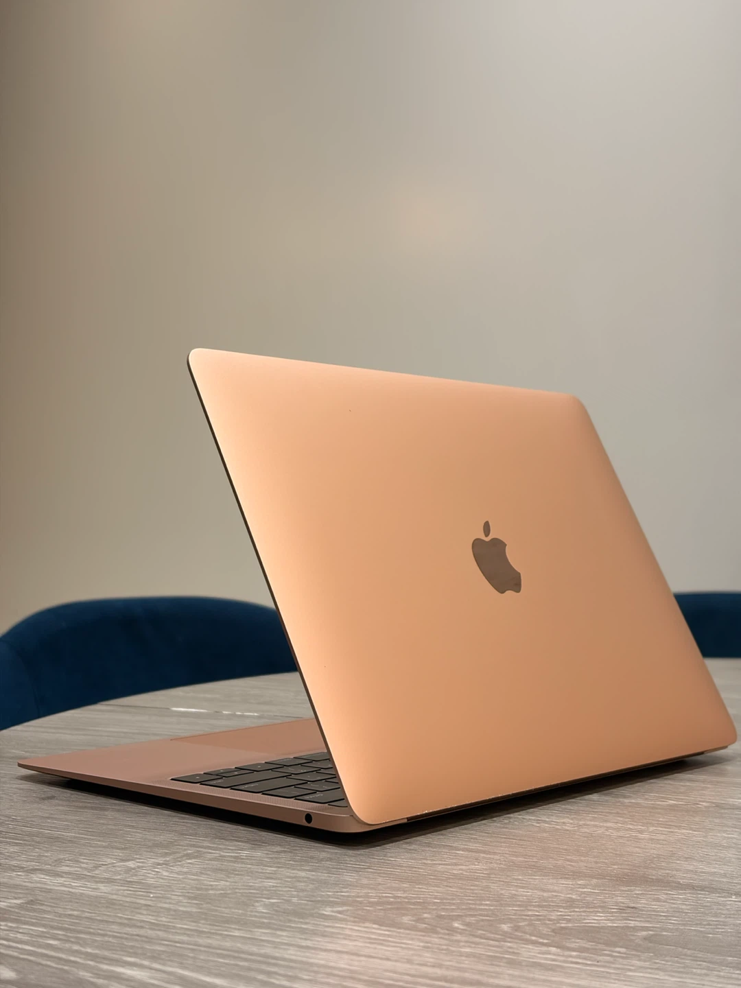 MacBook Air M1 (Retina, 13-inch, 2020) — Gold / 8GB / 250GB - photo 5