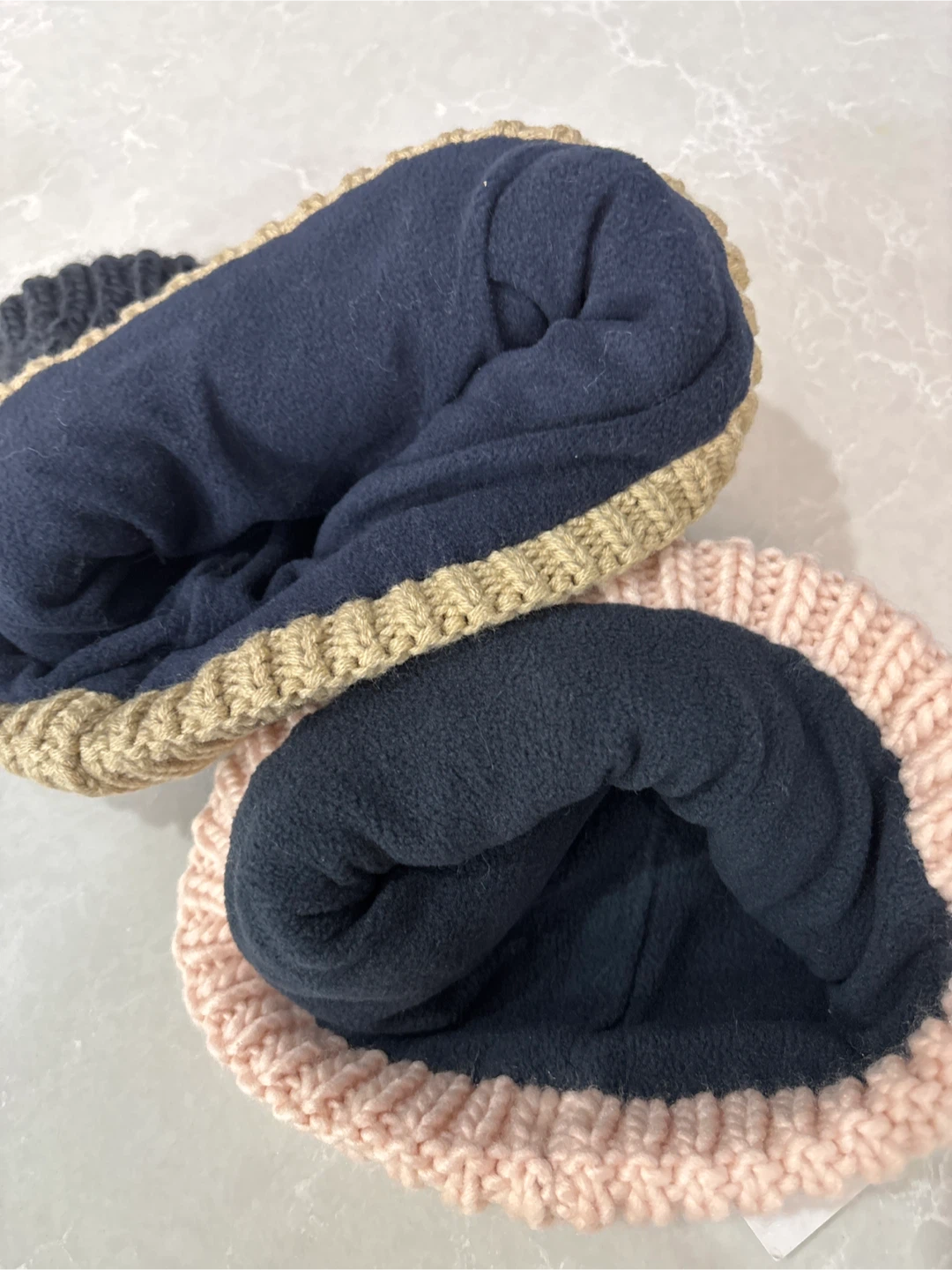 Set of two fleece-lined knit neck warmers - photo 4