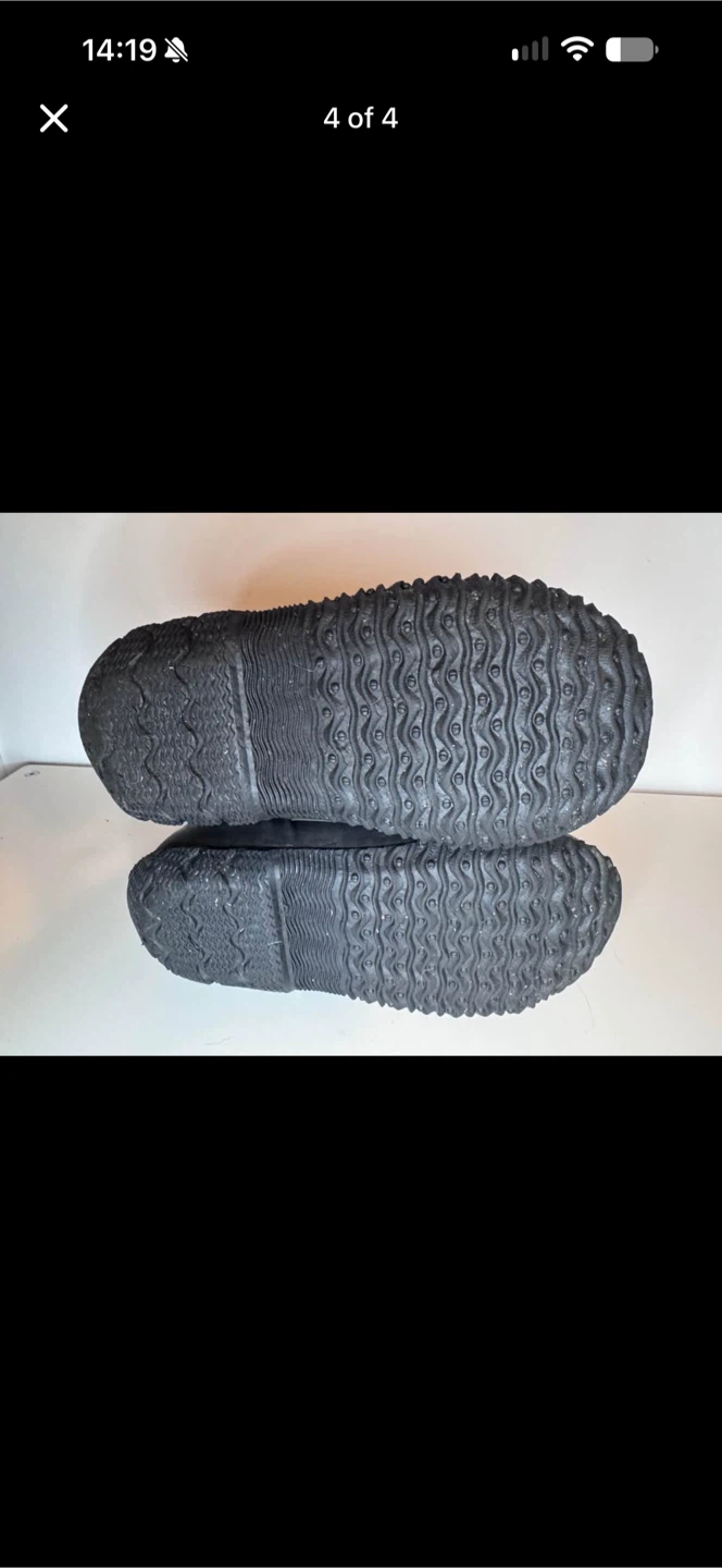 Bogs Youth Winter Boots Size 4 - photo 4