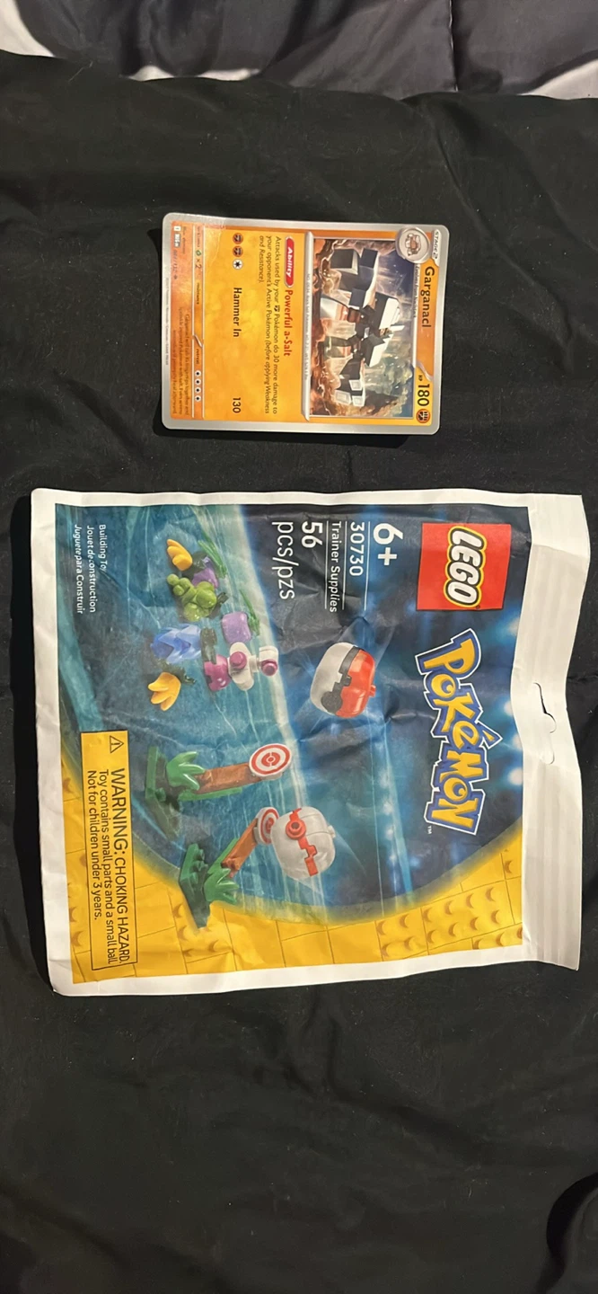 LEGO Pokemon Trainer Supplies 30730 & Garganacl Card
