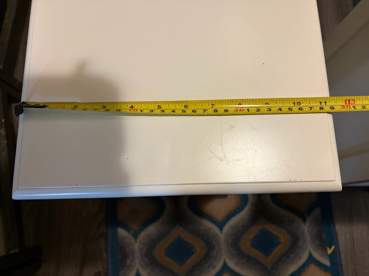 Set of Two White Nightstands - photo 5