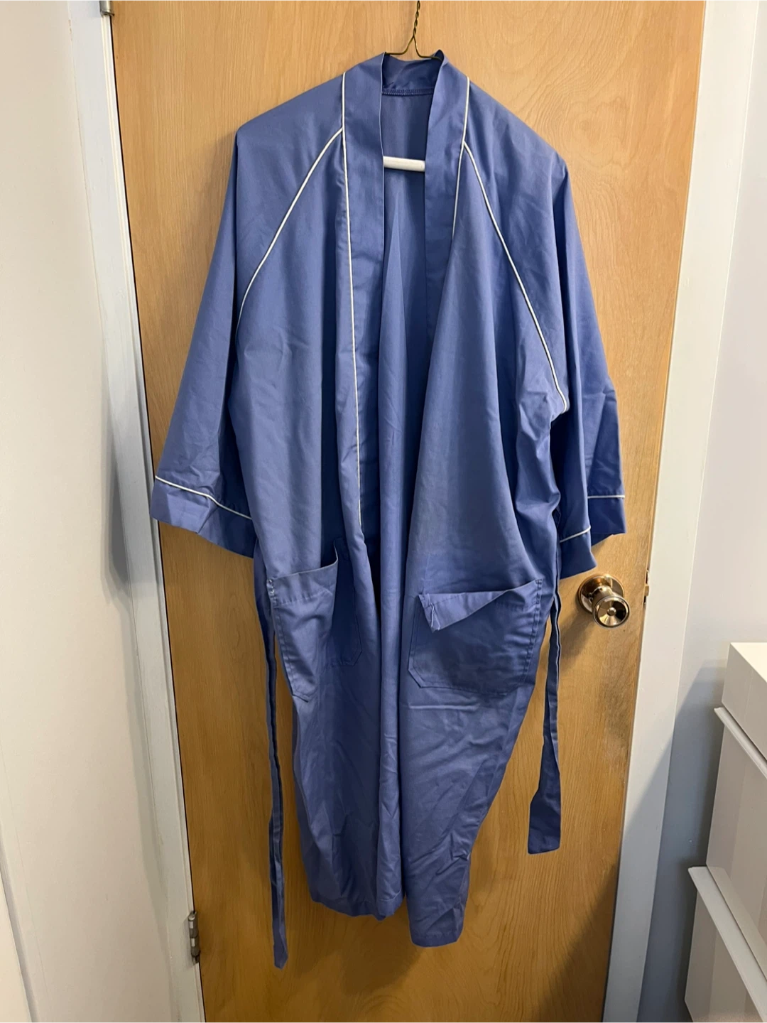 Hospital-style robe for Halloween