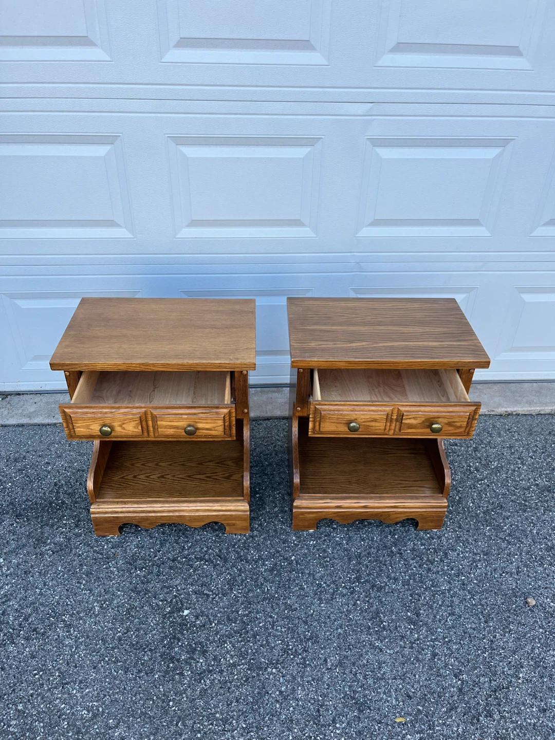 Solid Pair of Vintage Nighstands - photo 2