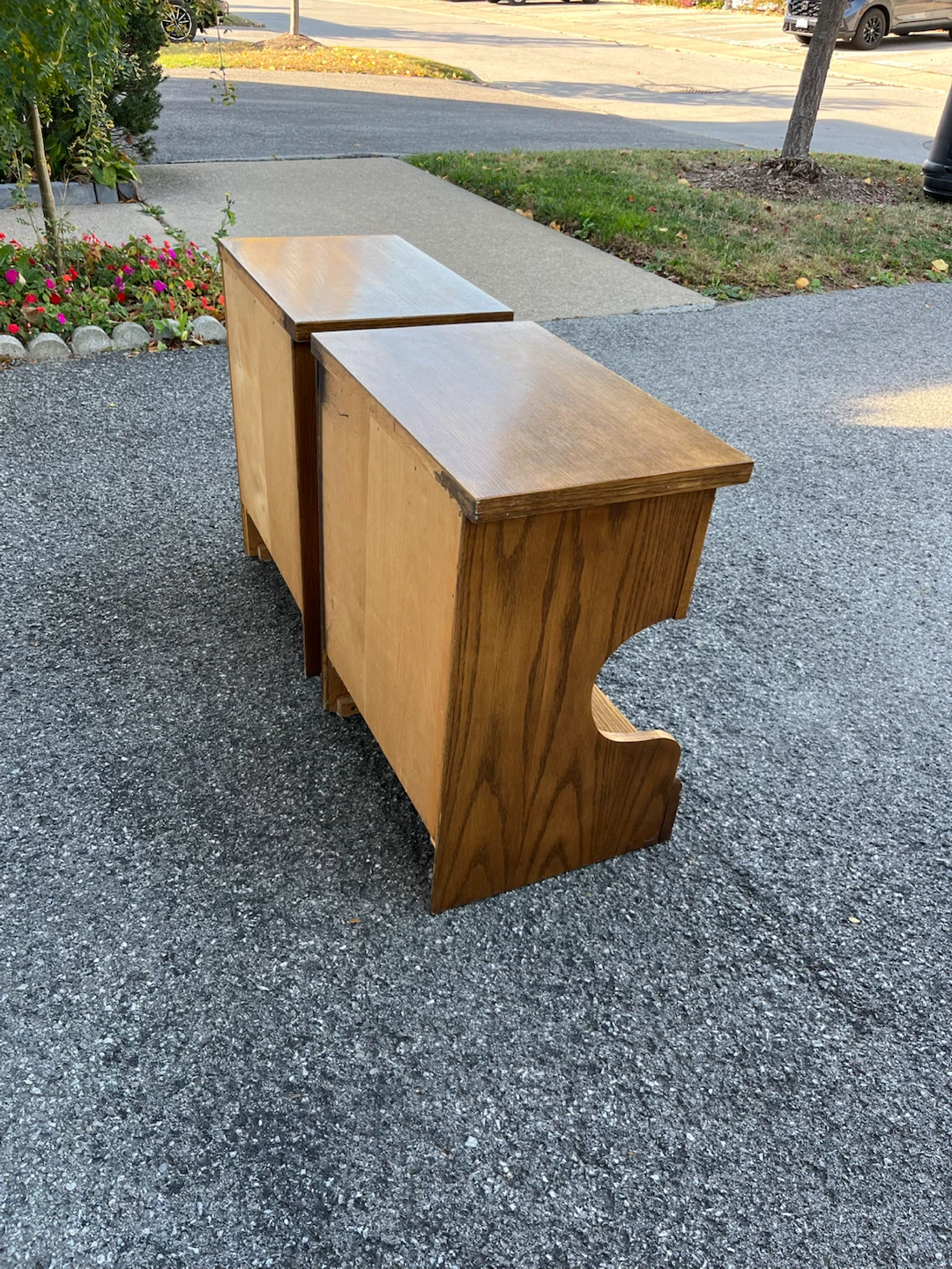 Solid Pair of Vintage Nighstands - photo 3