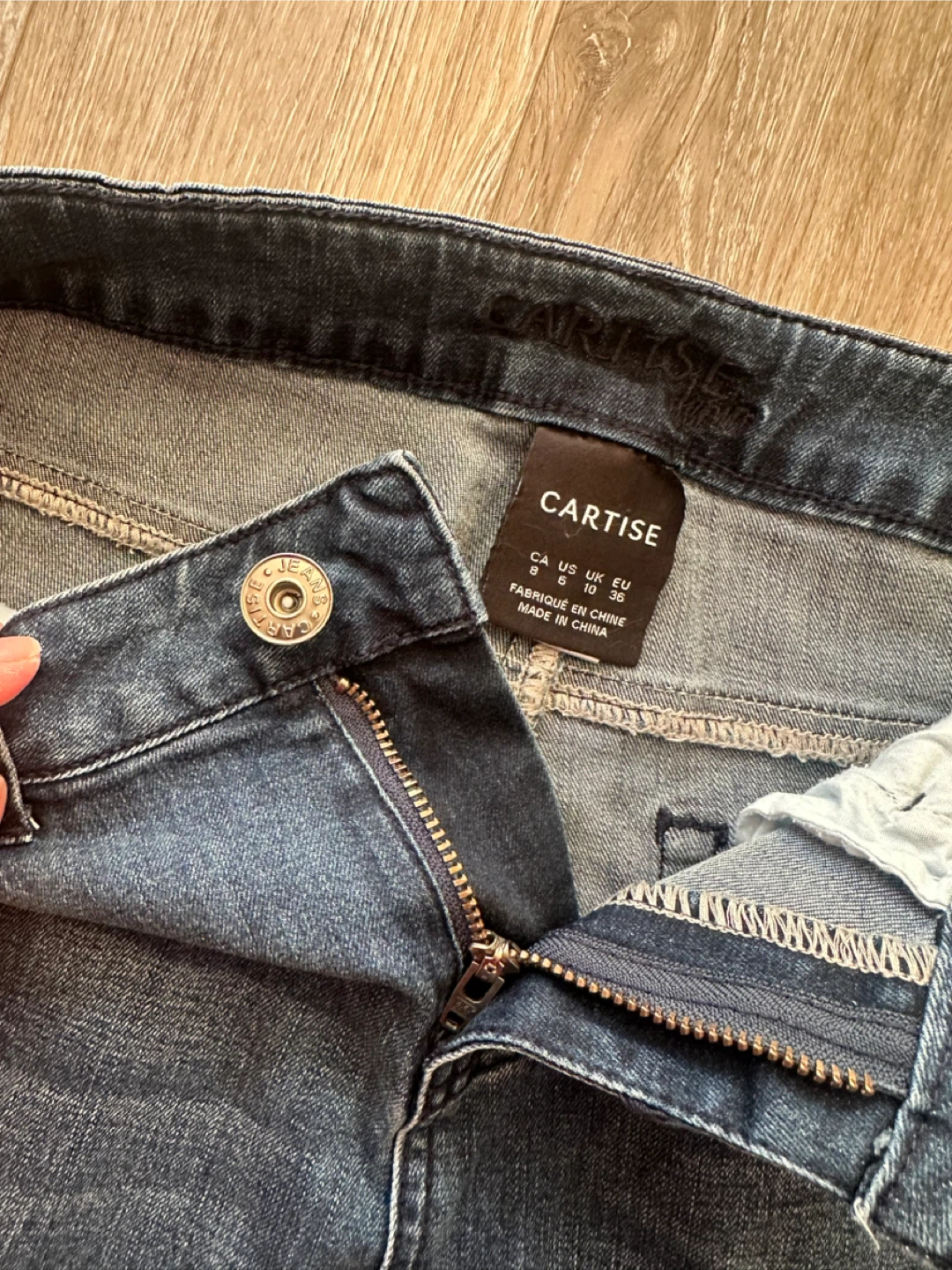 Cartise rhinestone jeans US6 - photo 3