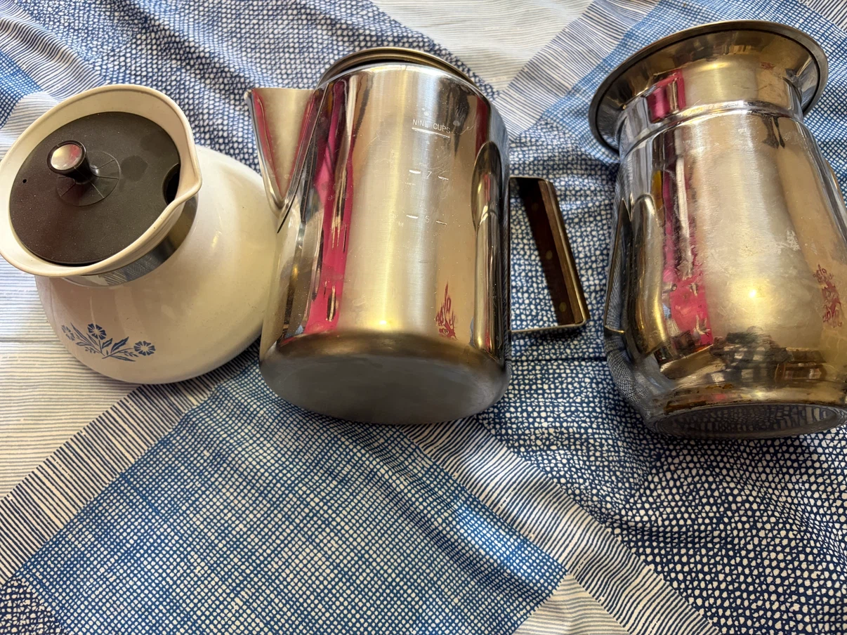 2 teapots and pitcher