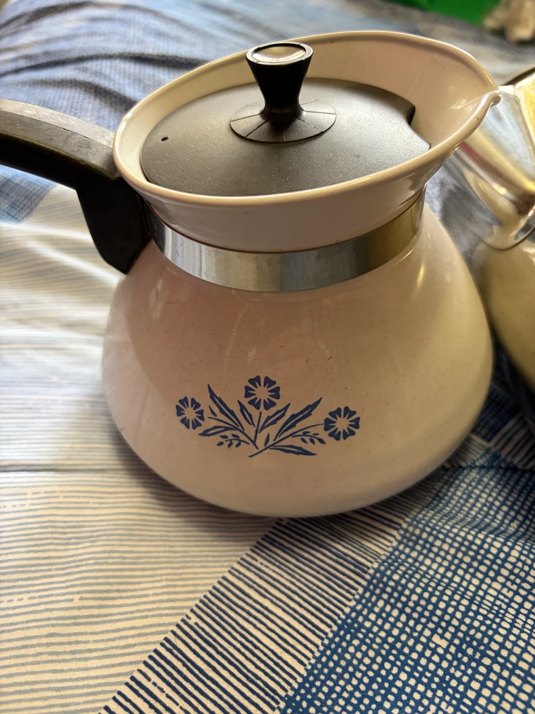 2 teapots and pitcher - photo 2