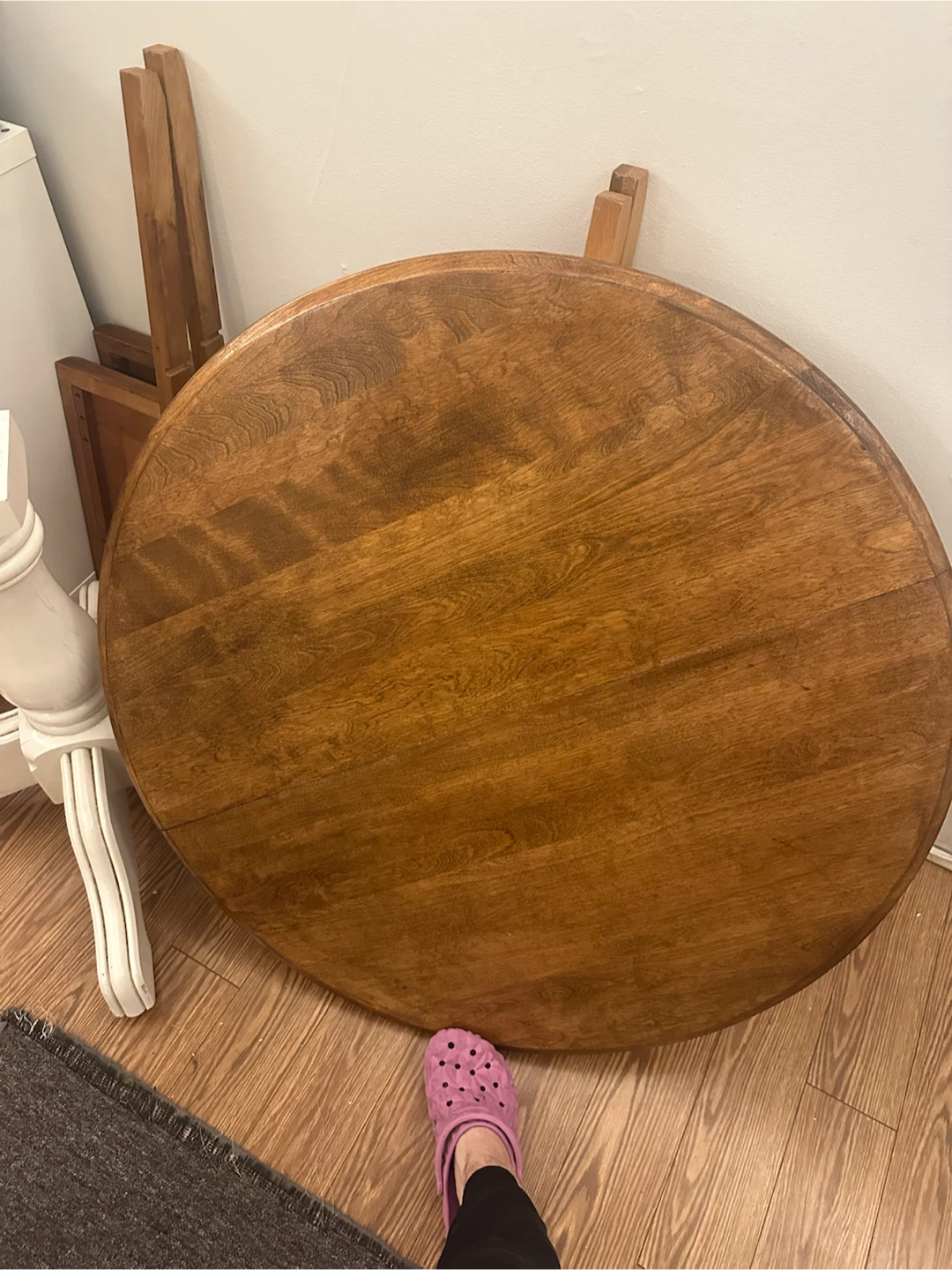 Round Table with extra leaf