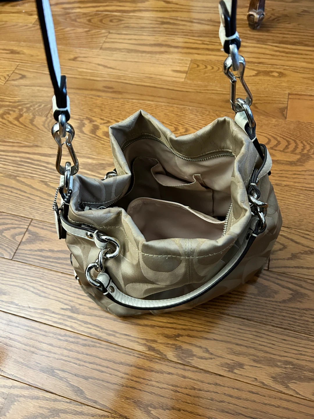 Coach Signature Hobo Bag - photo 2