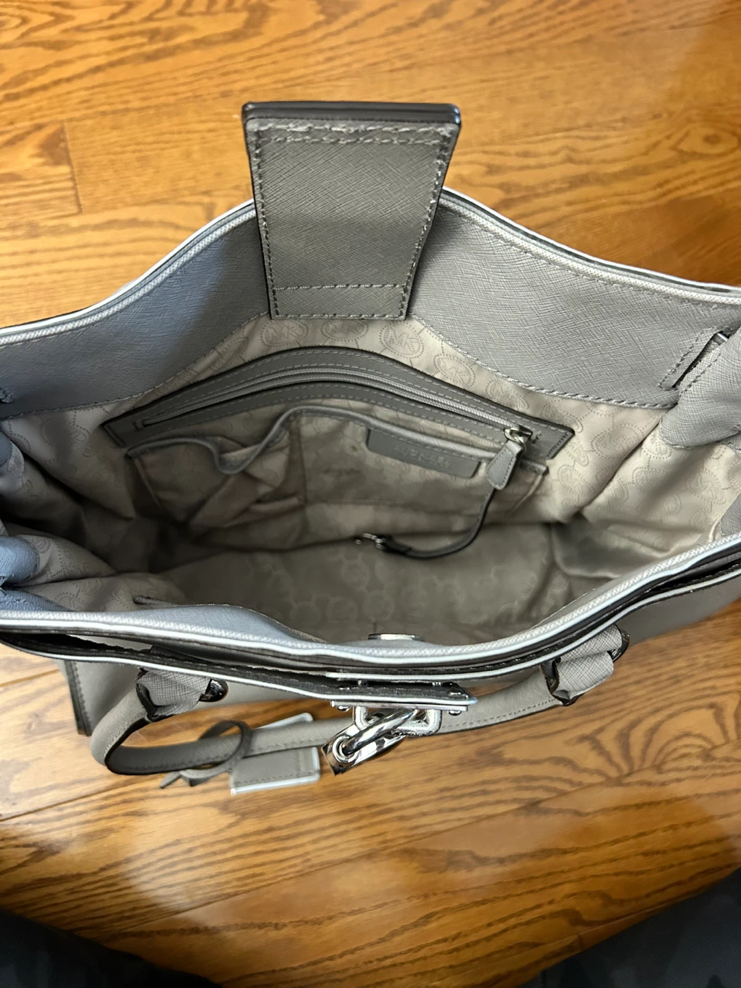 Michael Kors Grey Tote Bag - photo 3
