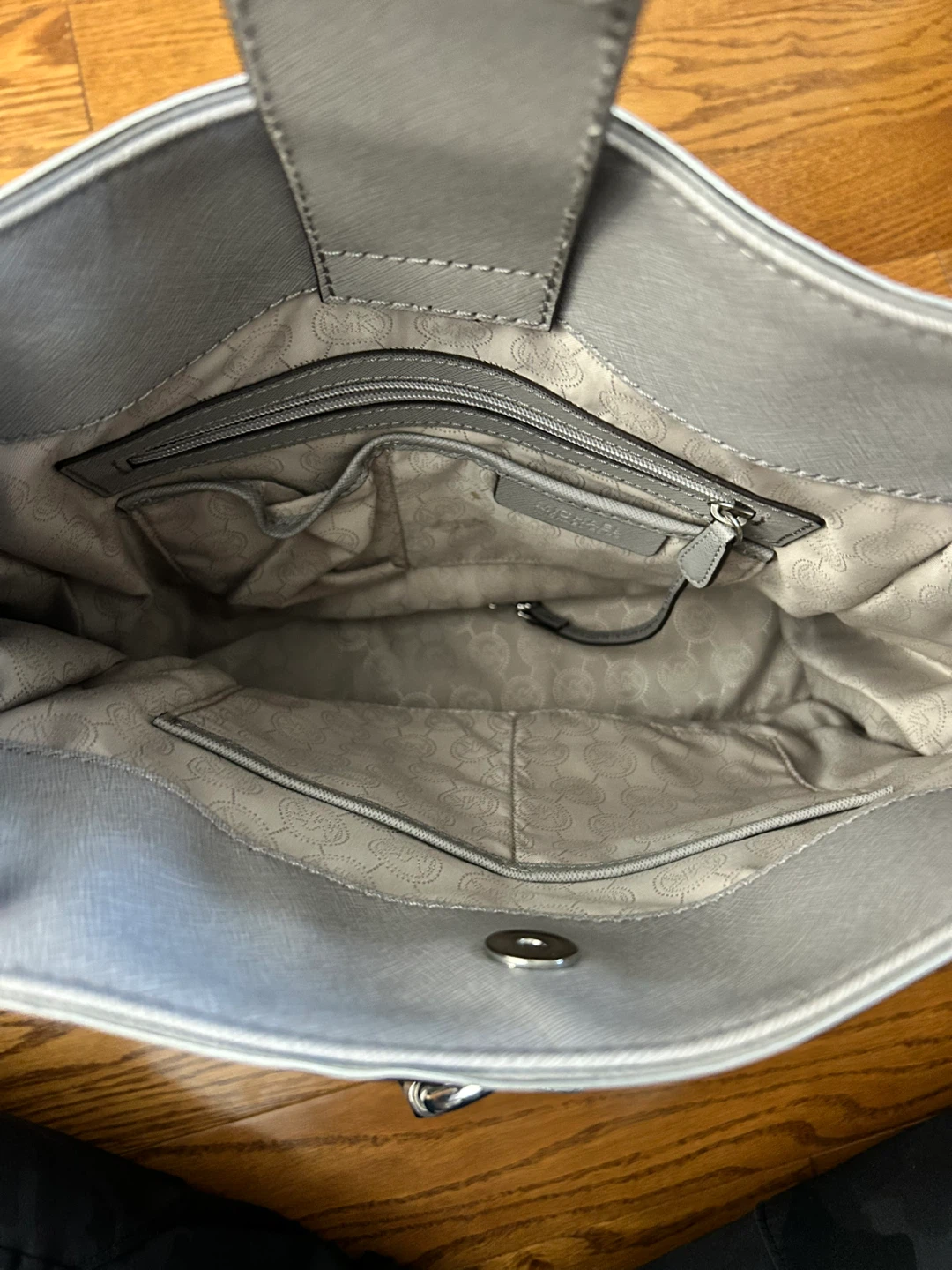 Michael Kors Grey Tote Bag - photo 4