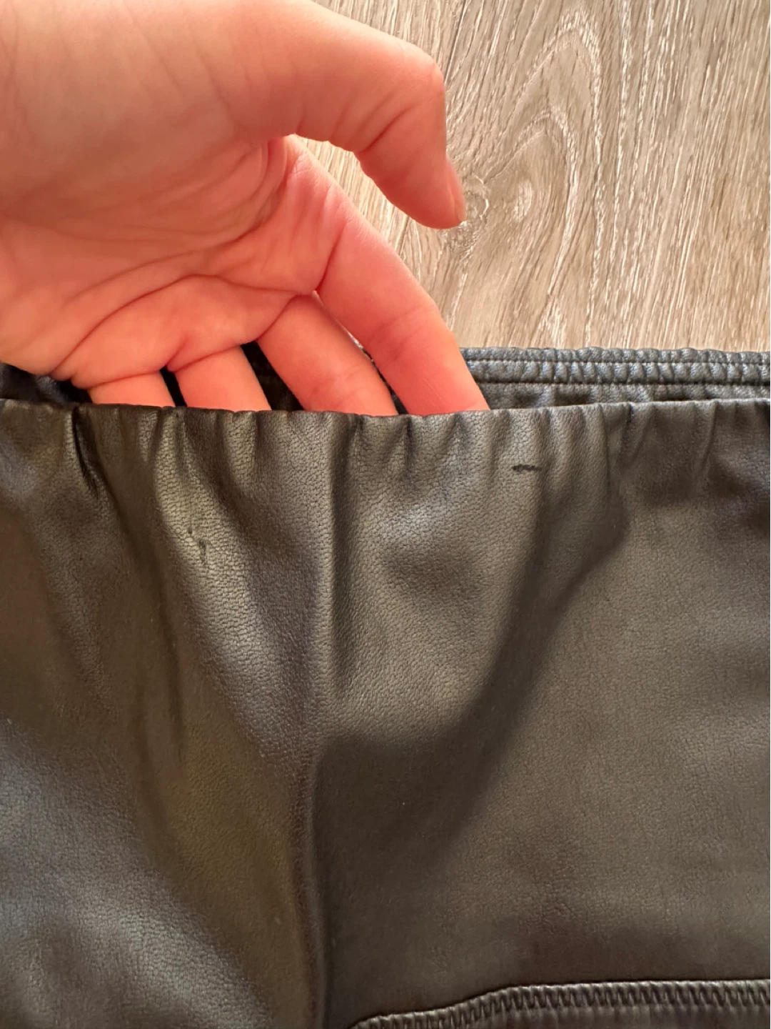 Wilfred Free Faux Leather Leggings Size Large - photo 4