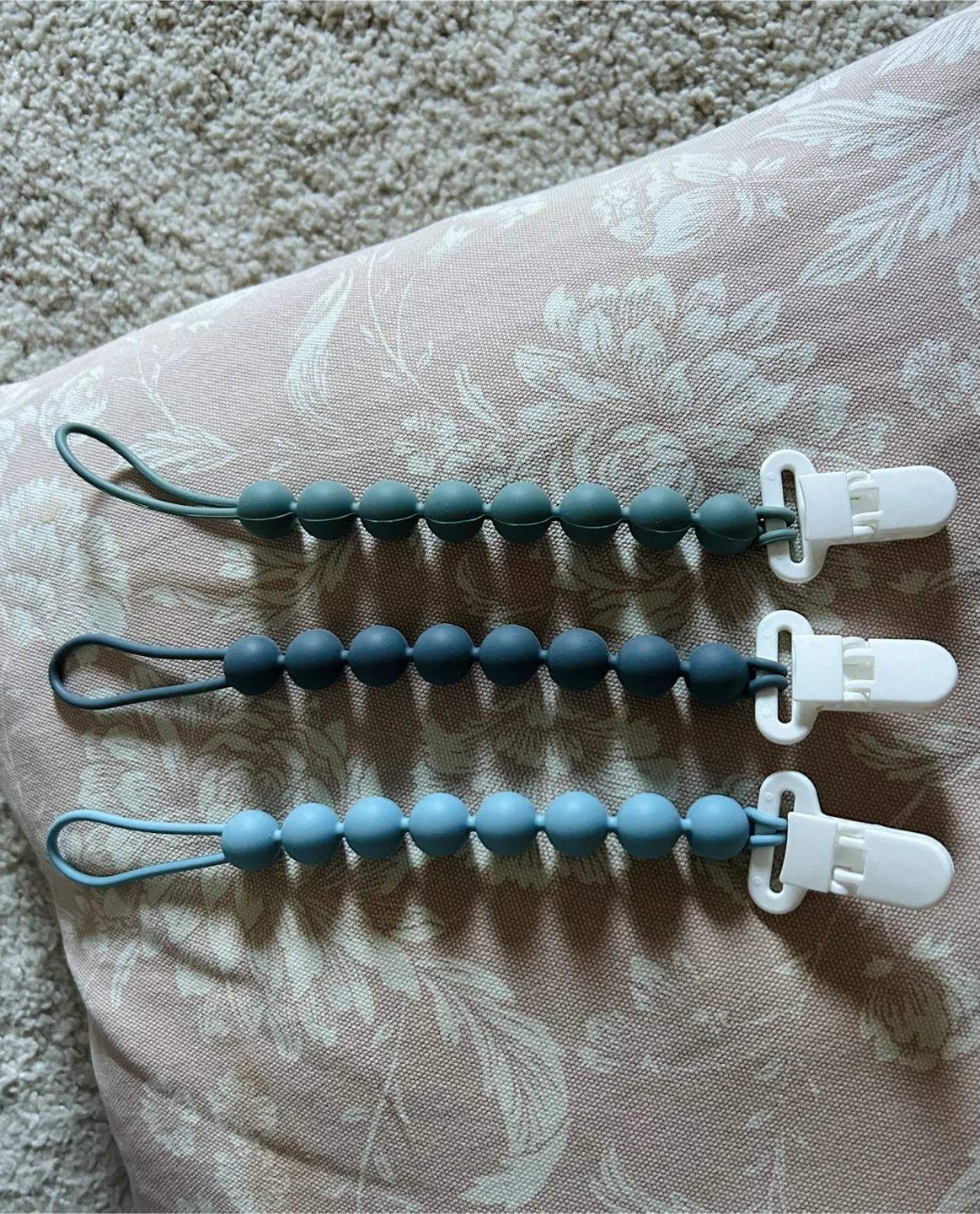 Silicone Pacifier Clips, Set of 3 - photo 2