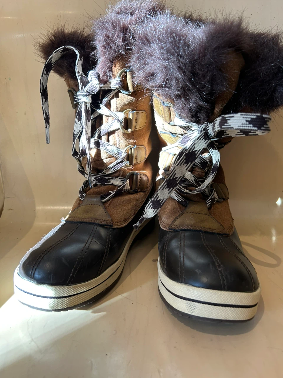 London Fog Women's Winter Boots size 7 - photo 2