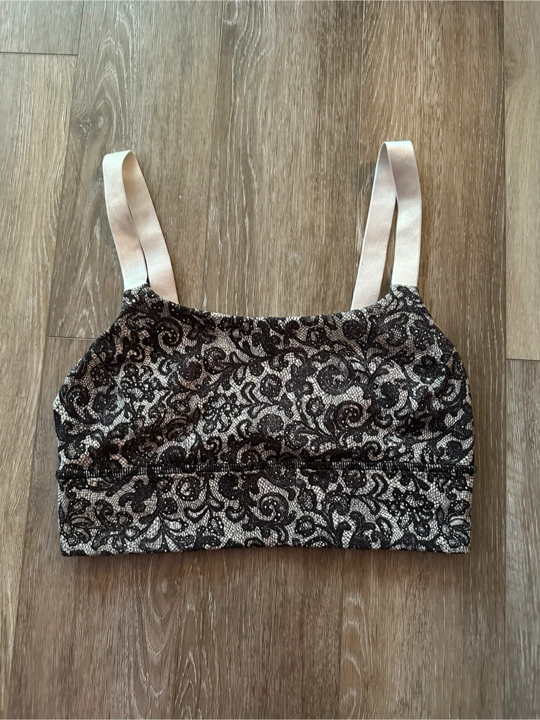 Lululemon Black and White Lace Print Sports Bra XS/S