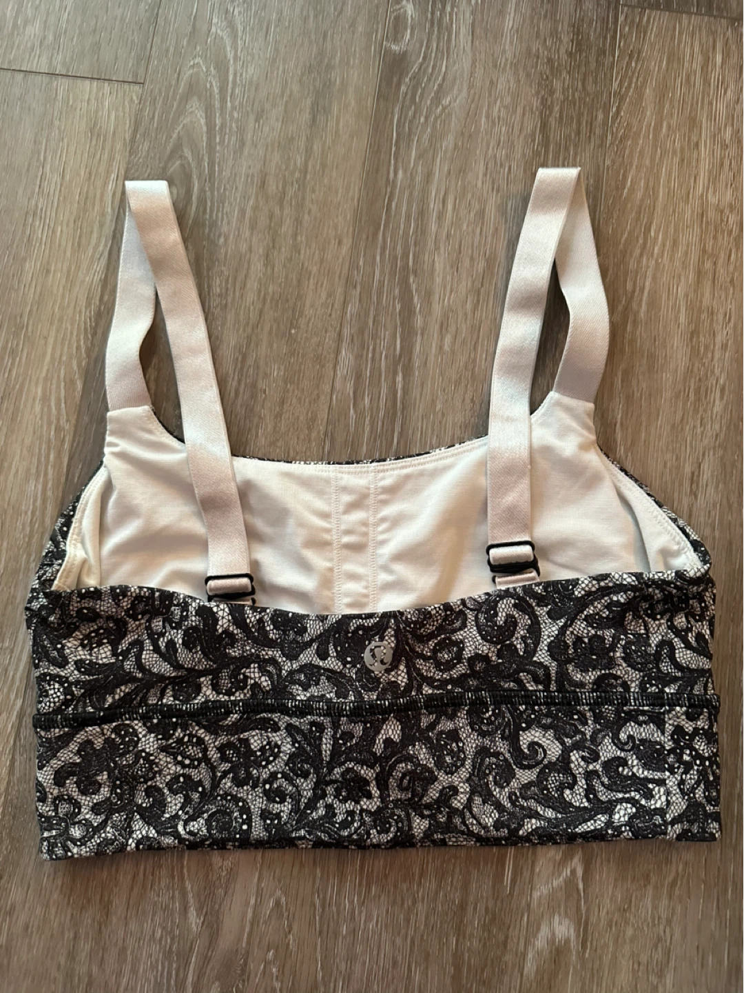 Lululemon Black and White Lace Print Sports Bra XS/S - photo 2