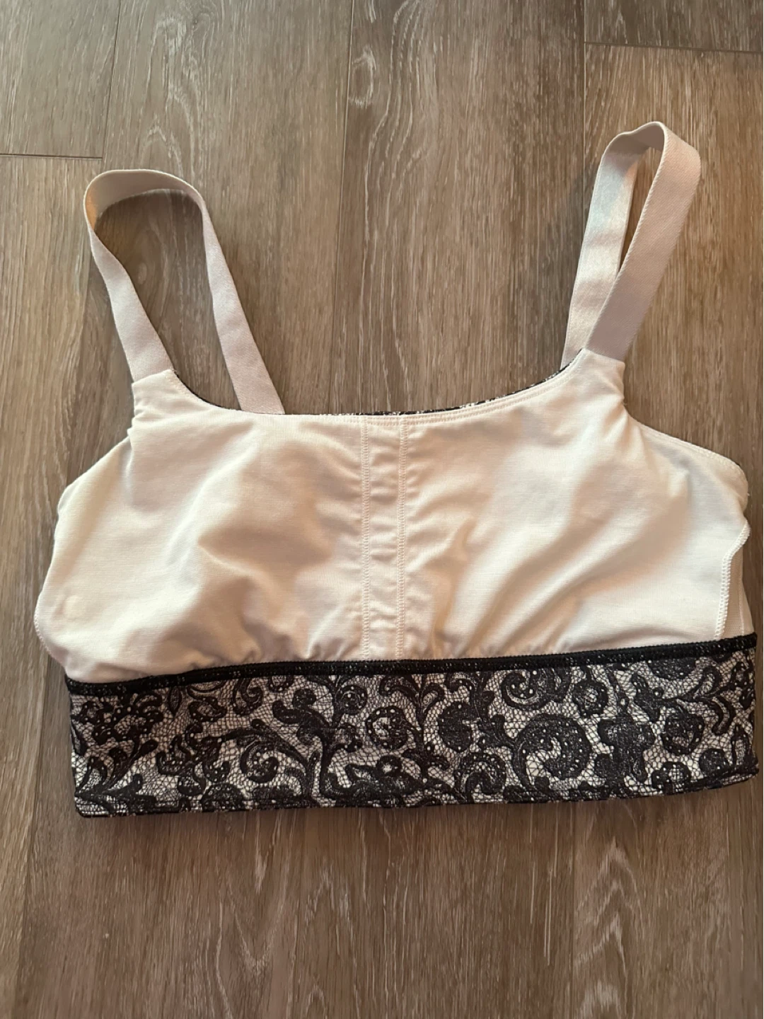 Lululemon Black and White Lace Print Sports Bra XS/S - photo 5