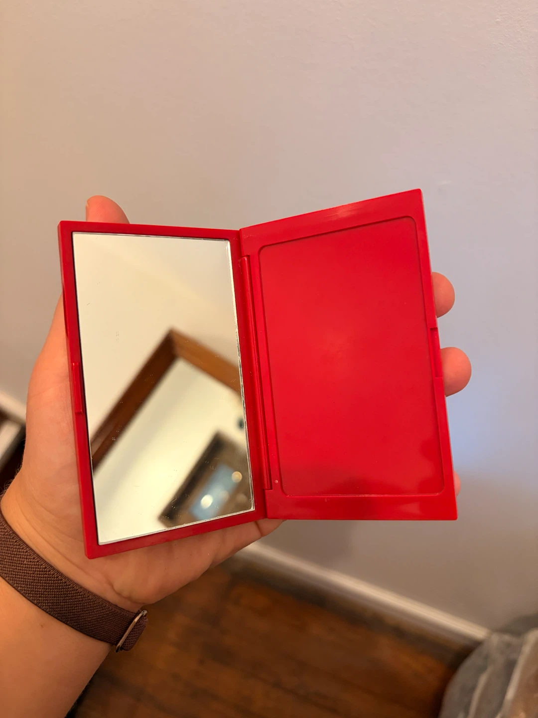 Red Door Spas Compact Mirror - photo 2
