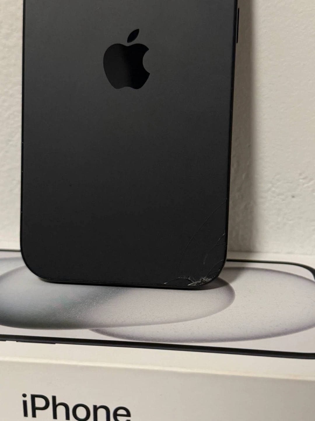 Apple iPhone 15 Black - photo 3