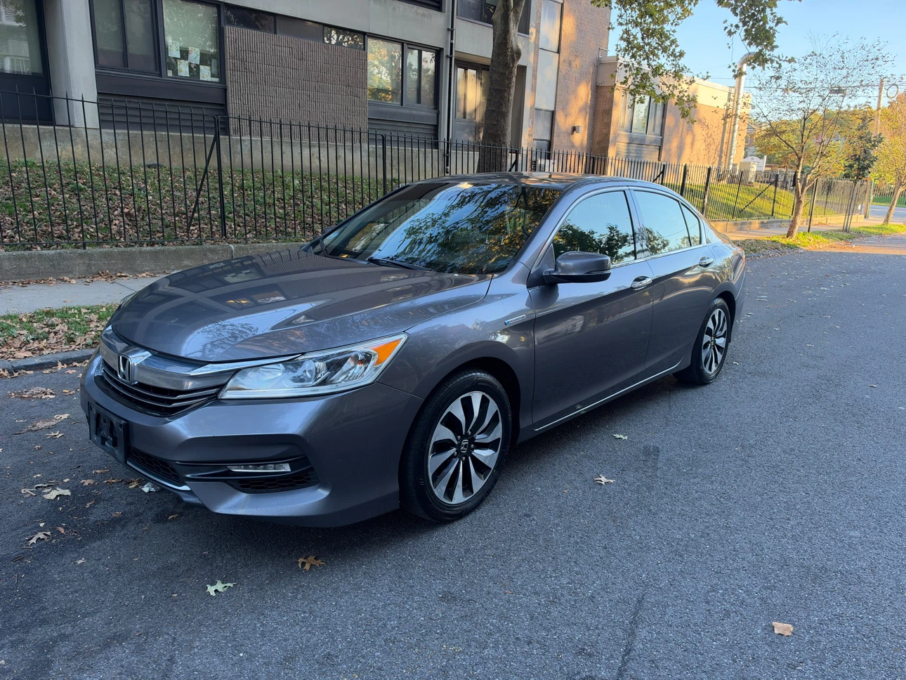 2017 Honda Accord Hybrid Sedan - photo 3