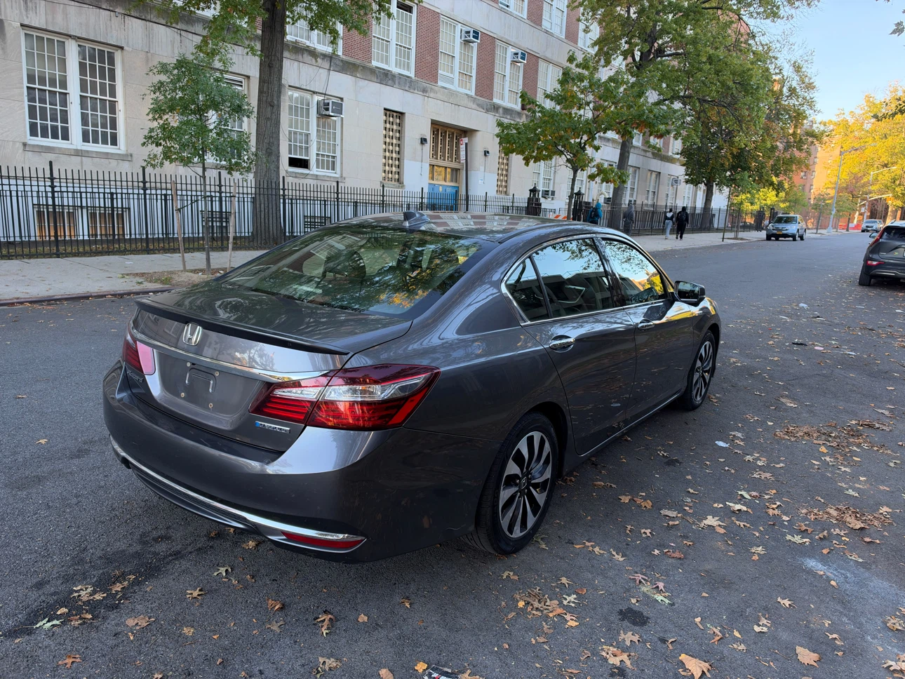 2017 Honda Accord Hybrid Sedan - photo 5