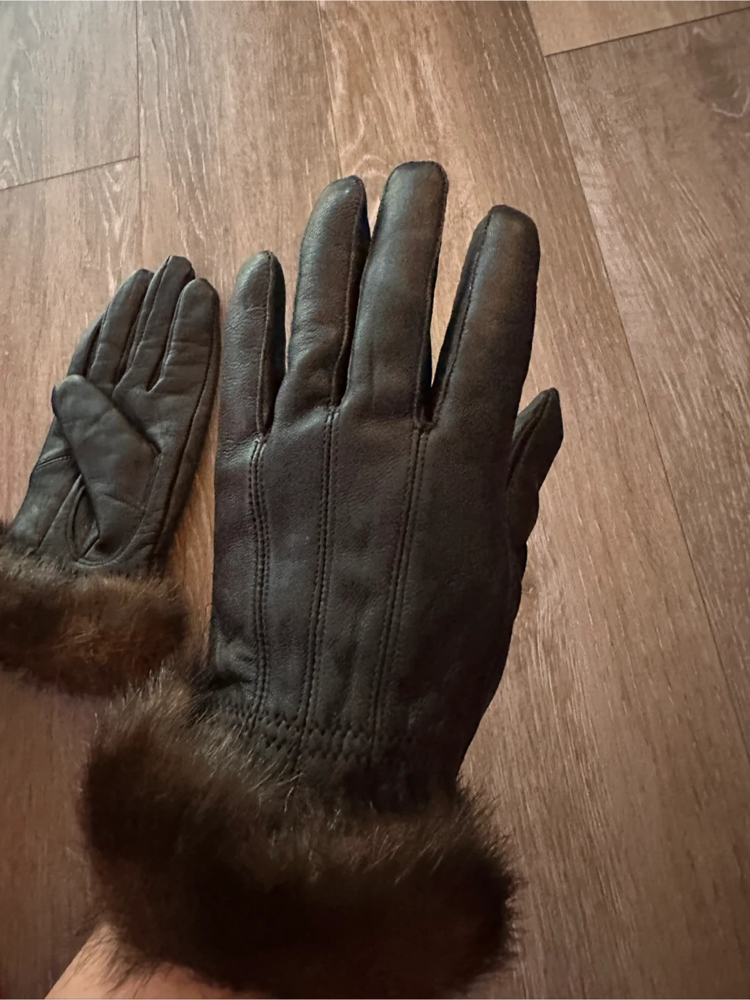 Black Leather Gloves with Faux Fur Trim - photo 5