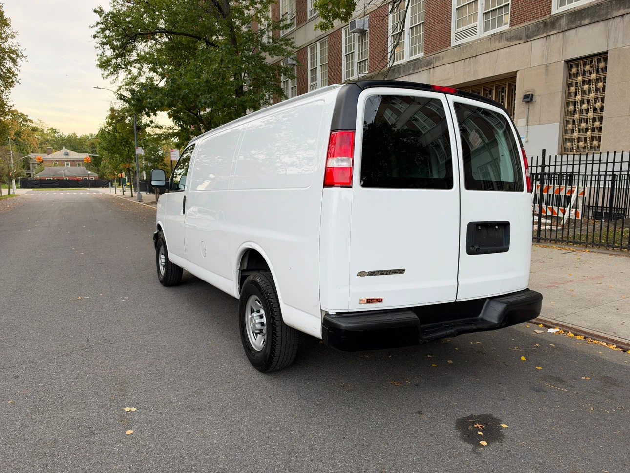 2021 Chevrolet Express 2500 - photo 5