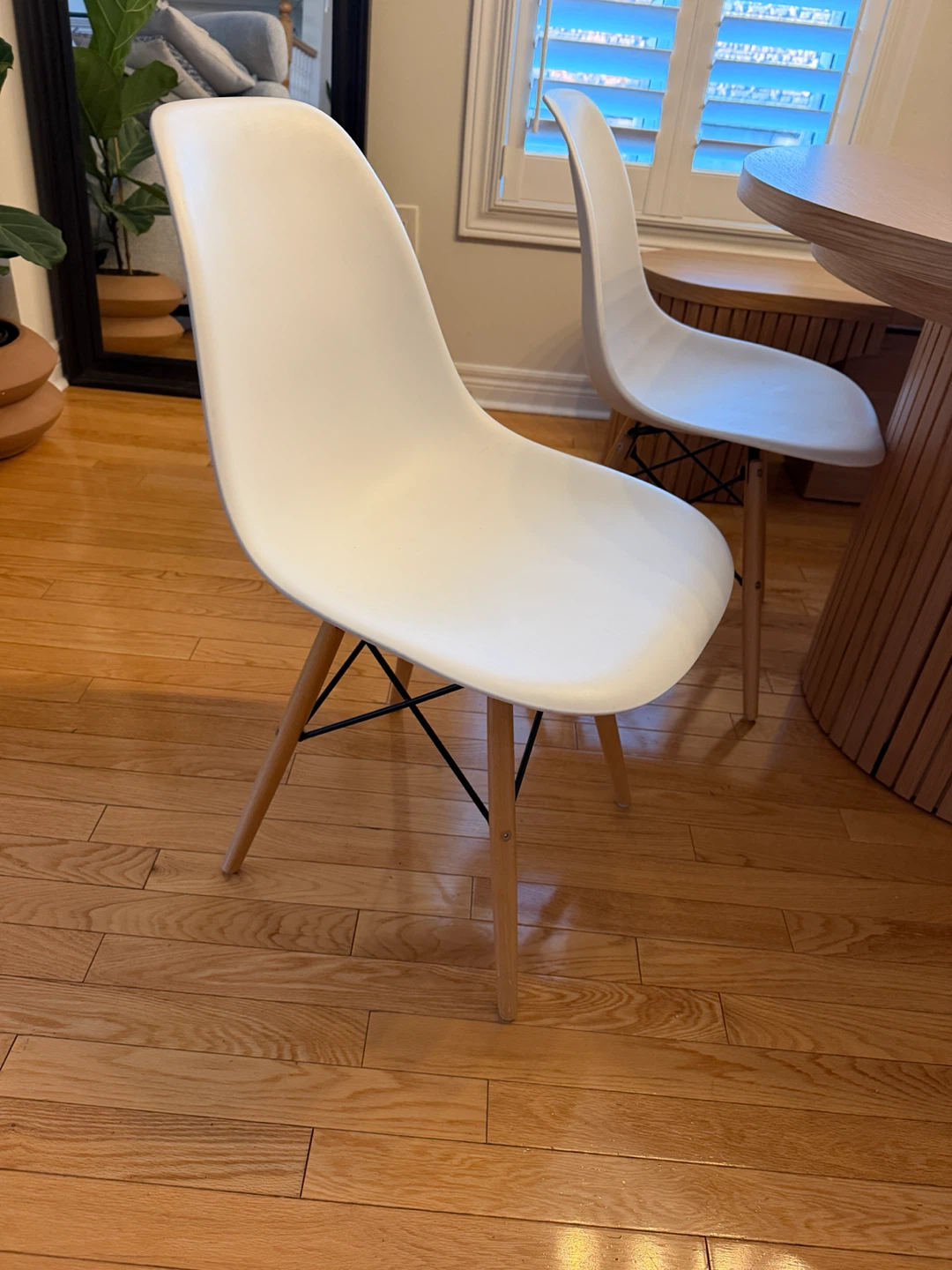 4 Structube Eiffel Dining Chairs (White) - photo 2