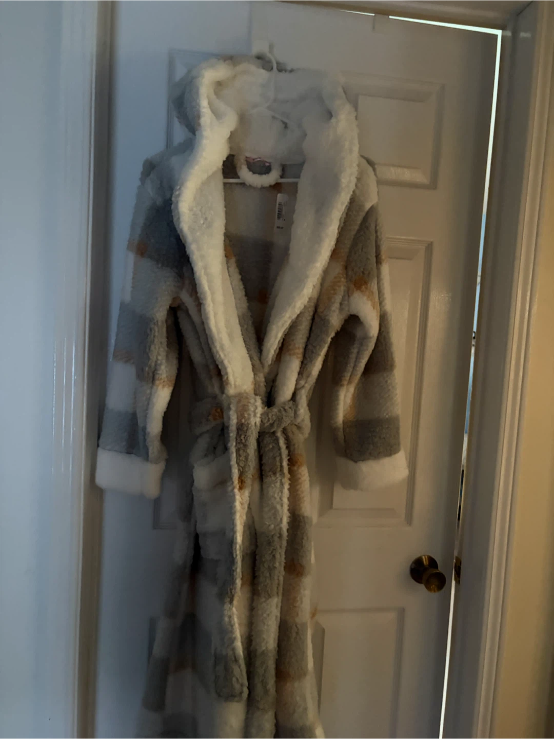 La Vie En Rose Sherpa Plaid Hooded Bathrobe- new medium