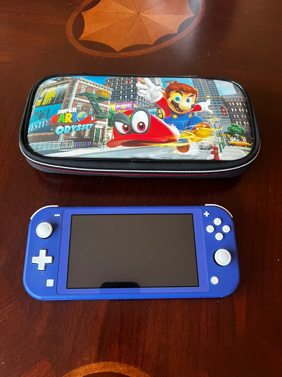 Nintendo Switch Lite + Super Mario Odyssey