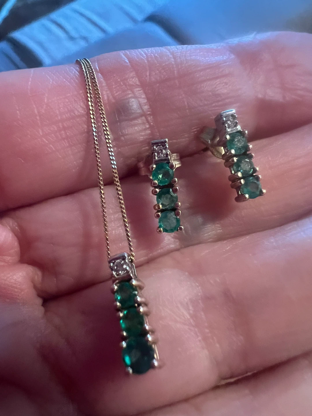 10 k Emerald and Diamond Jewelry Set - photo 5