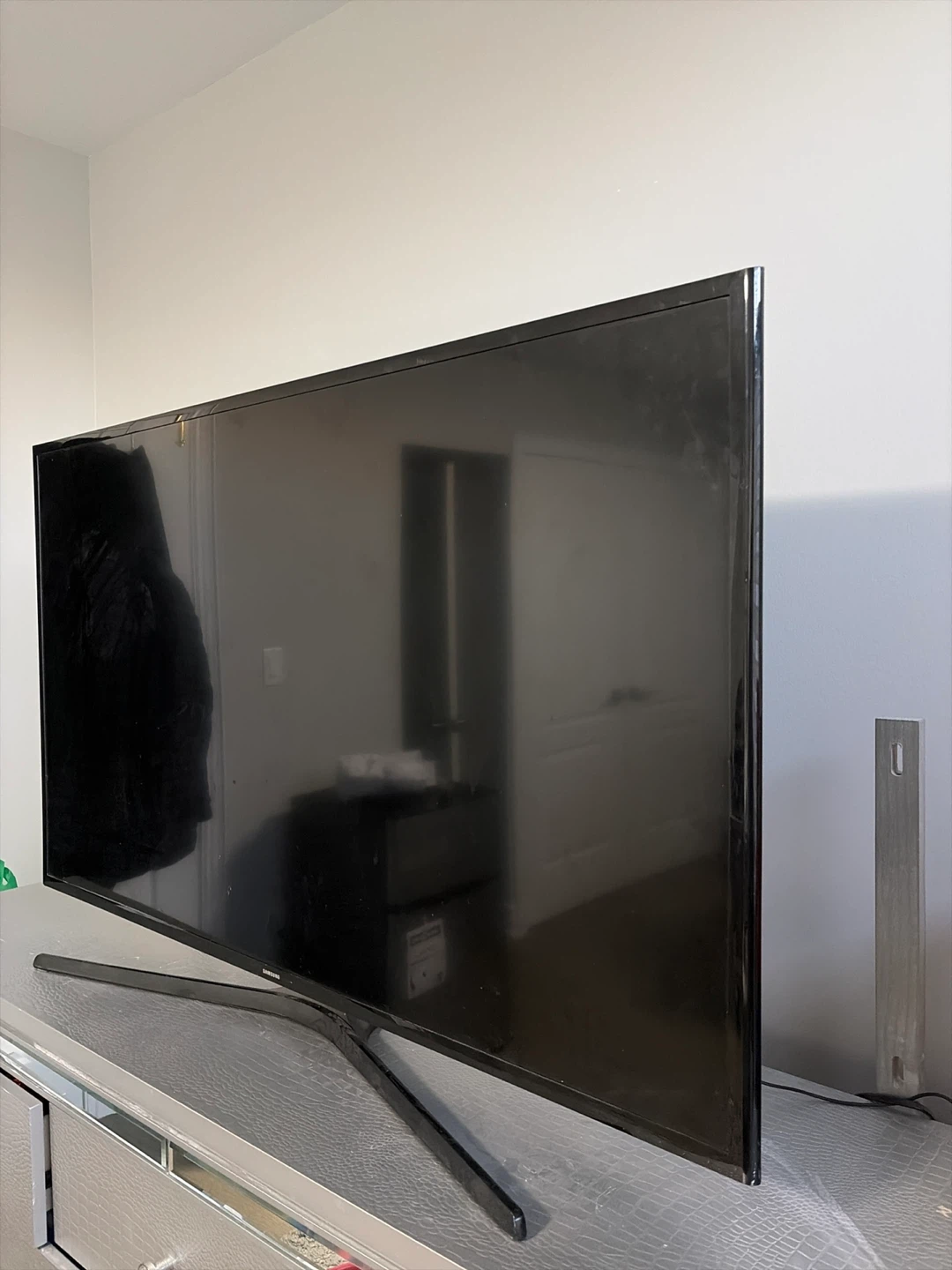 50 Inch Samsung TV - photo 2