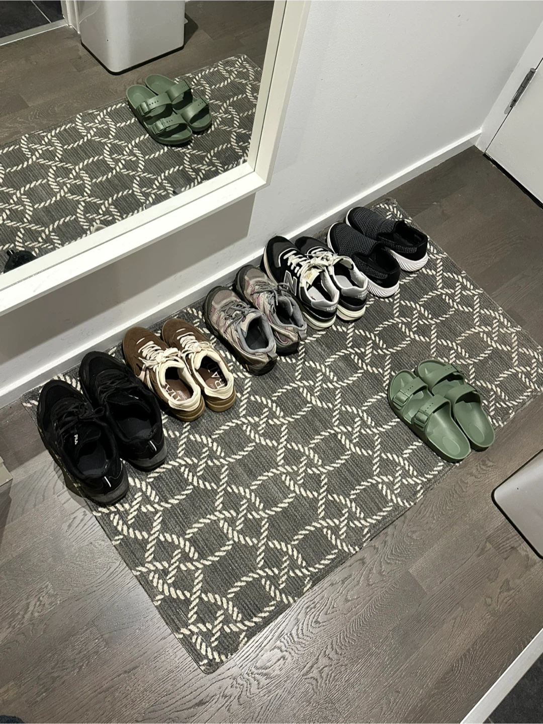 Tahari Home Scatter Rug