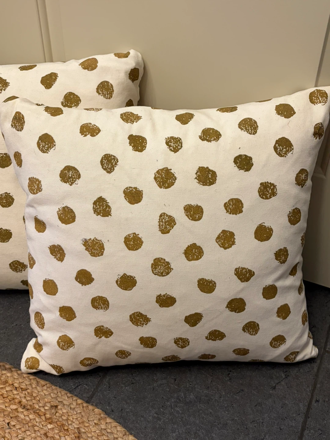 Set of 3 pillows $10 each or $25 for all 3 - photo 2