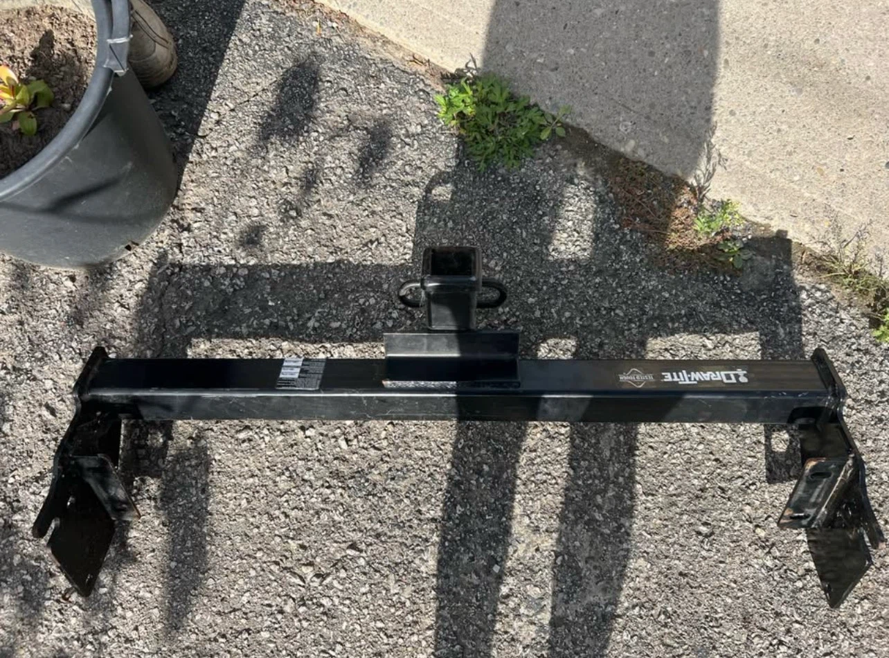 Draw Tite hitch Toyota Tacoma 2010