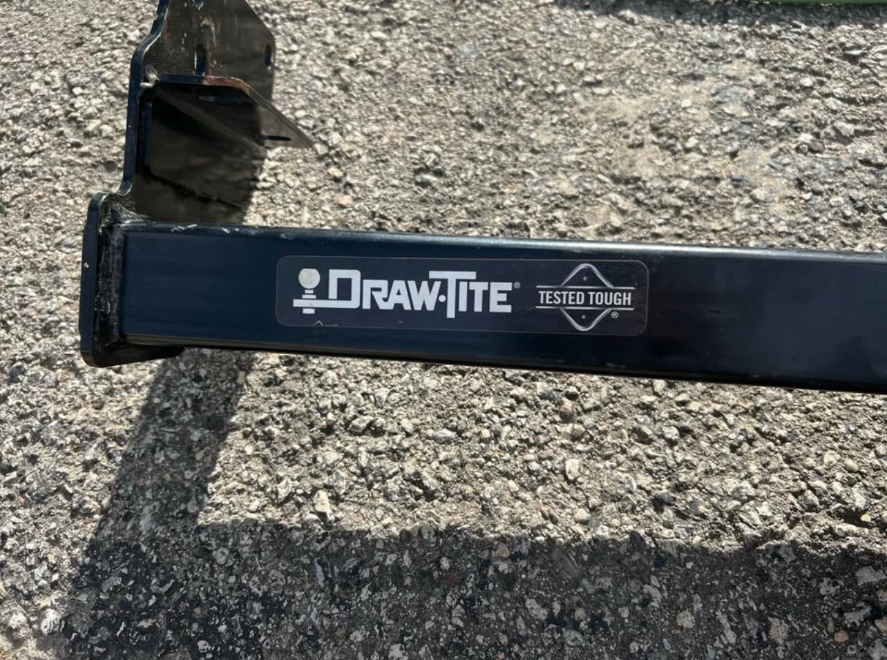 Draw Tite hitch Toyota Tacoma 2010 - photo 3