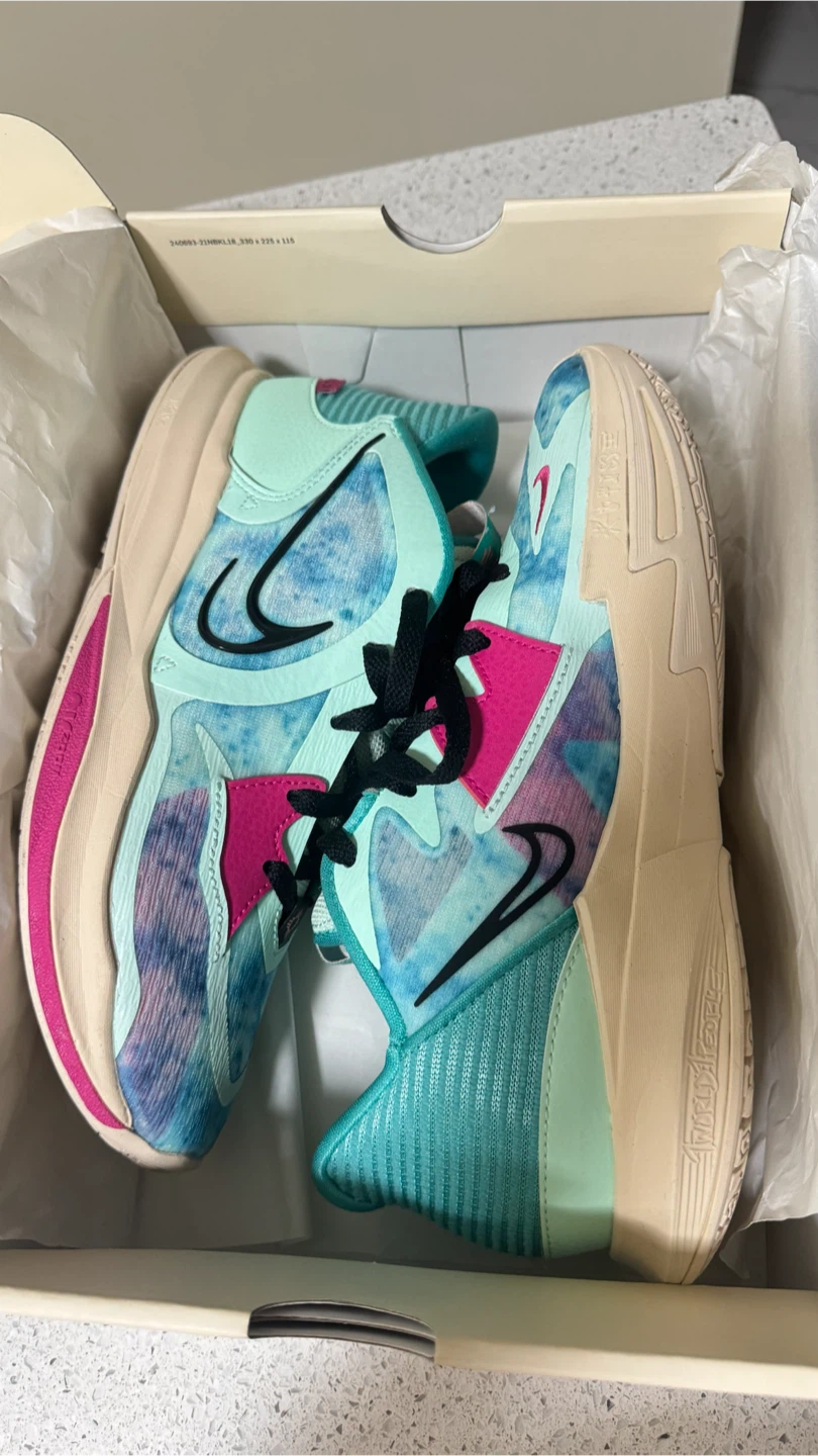 Nike Kyrie Low 5 Community Sneakers - photo 4