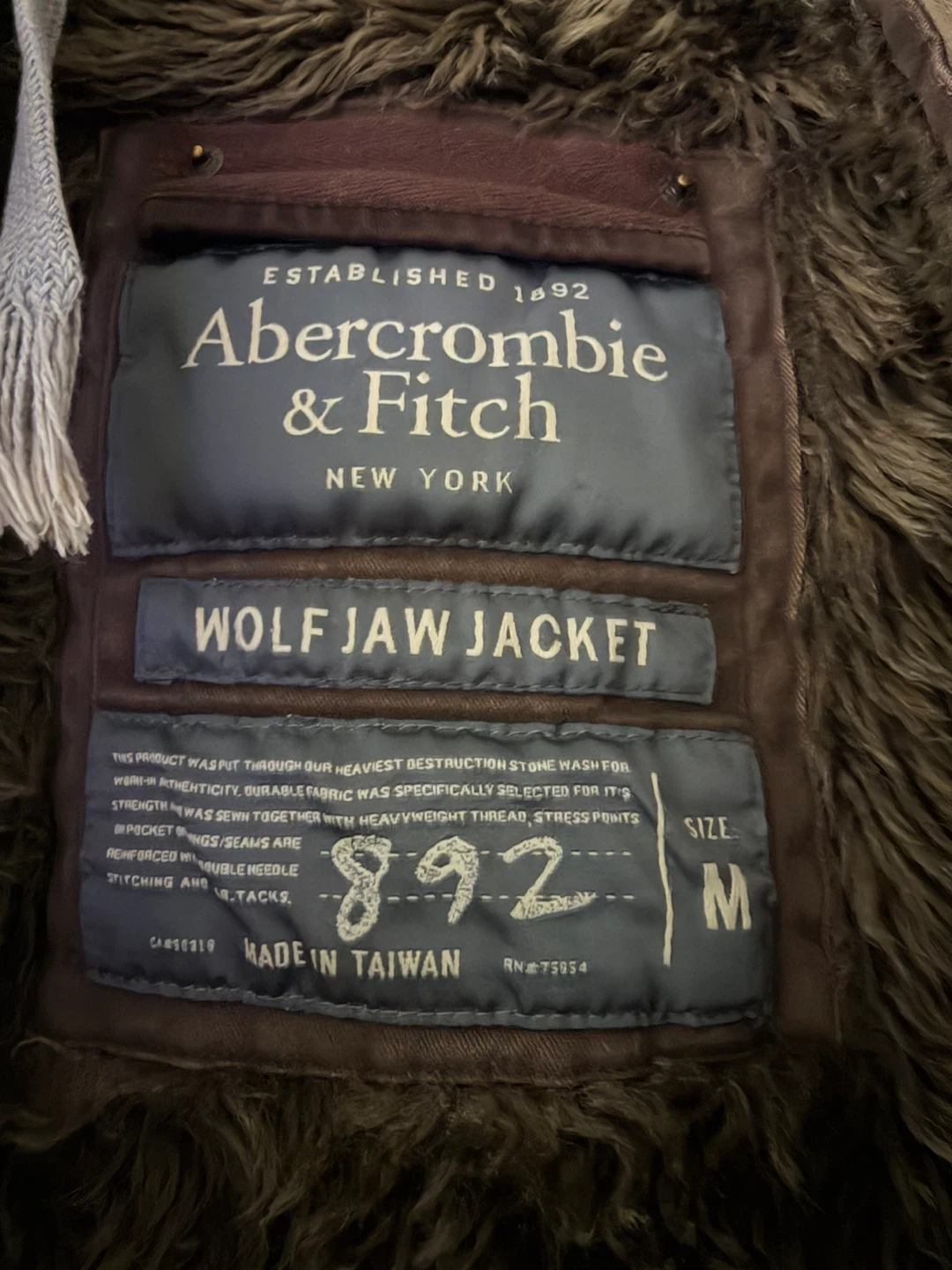 Wolf Jaw Hoodie Size M - photo 2