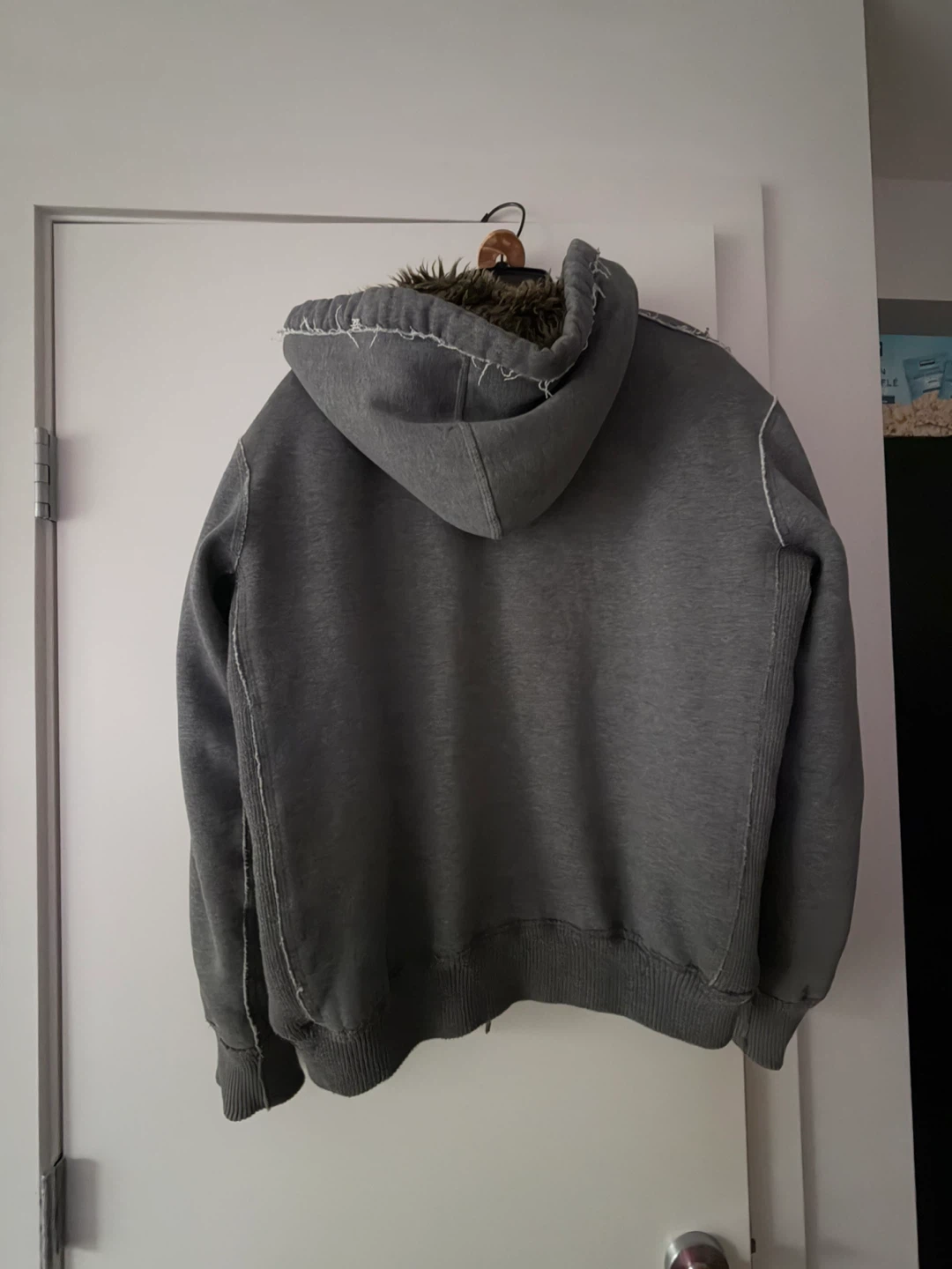 Wolf Jaw Hoodie Size M - photo 3