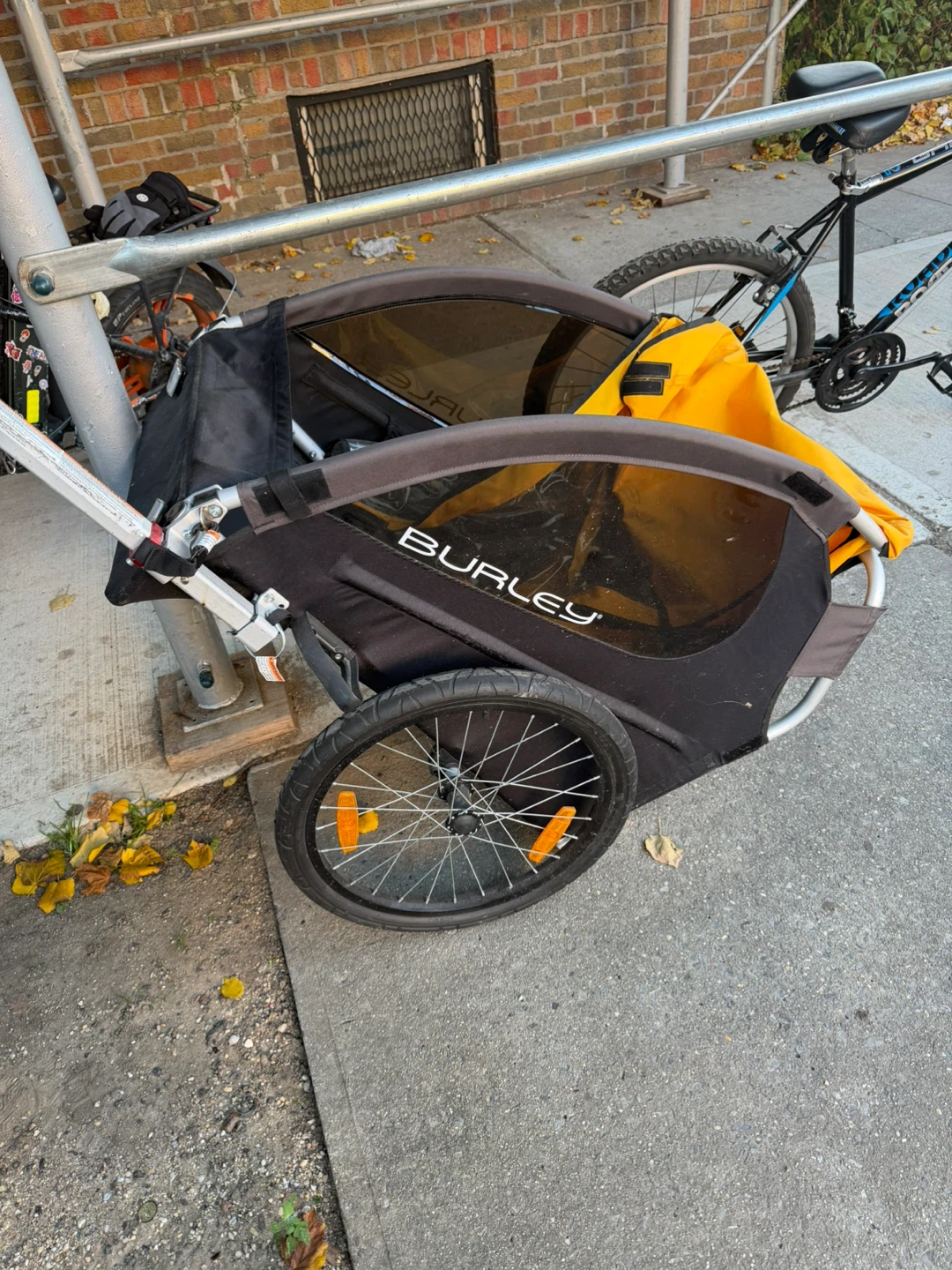 Burley Bee Bicycle Trailer