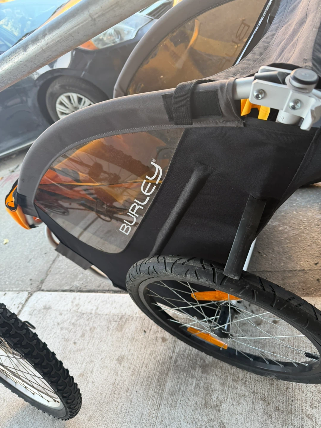 Burley Bee Bicycle Trailer - photo 2
