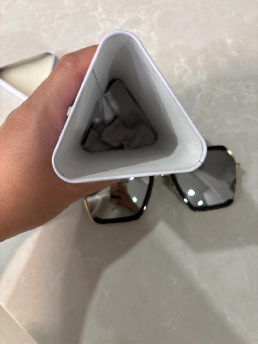 Sunglasses with Triangular Case - photo 2