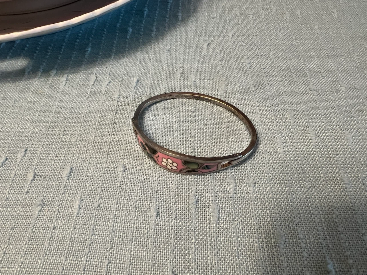 Pink mother of pearl bangle