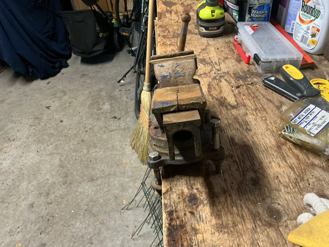 3 Inch Bench Vise with Swivel Base ! - photo 2