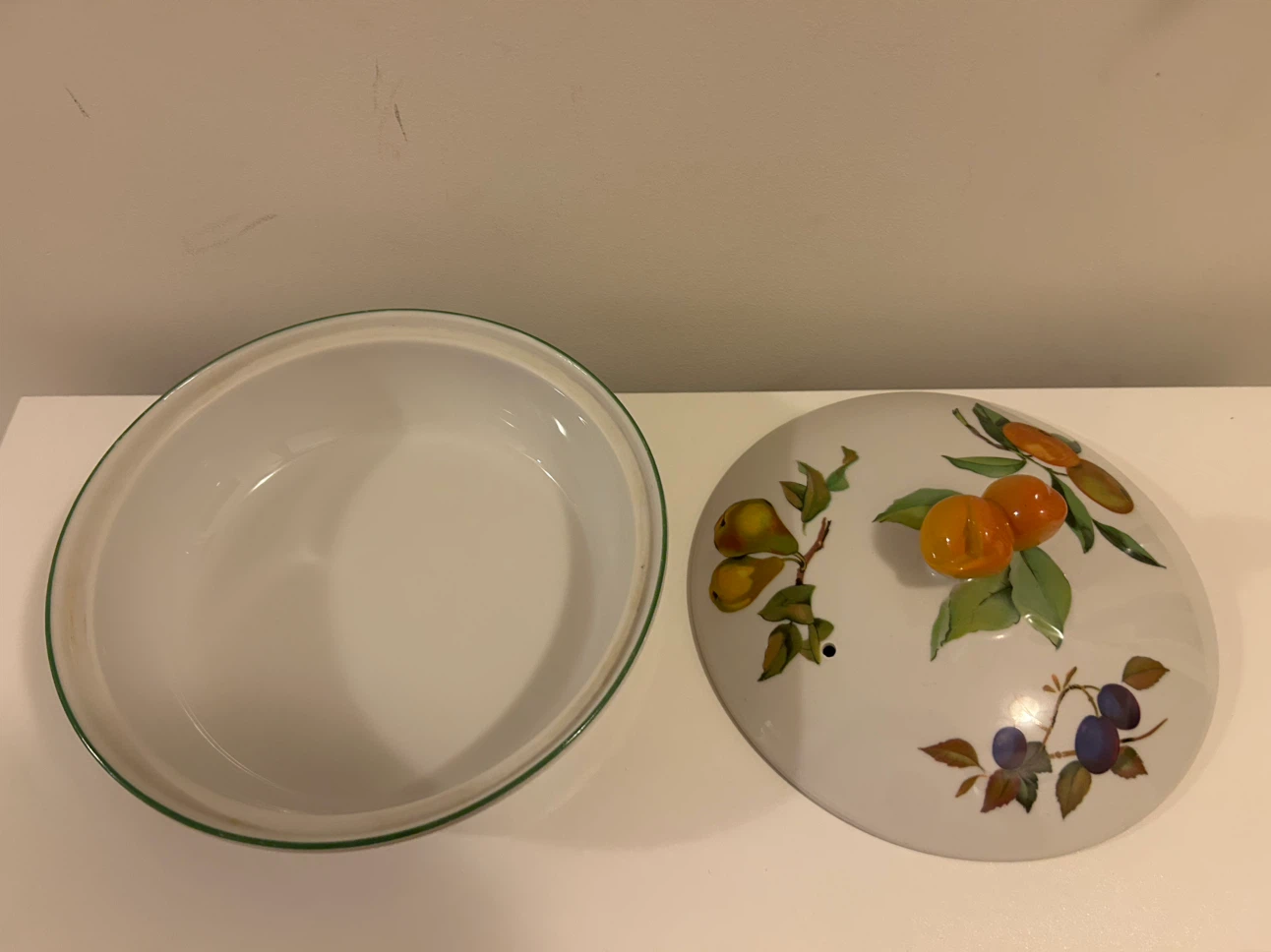 Royal Worcester Evesham Vale Casserole Dish - photo 2