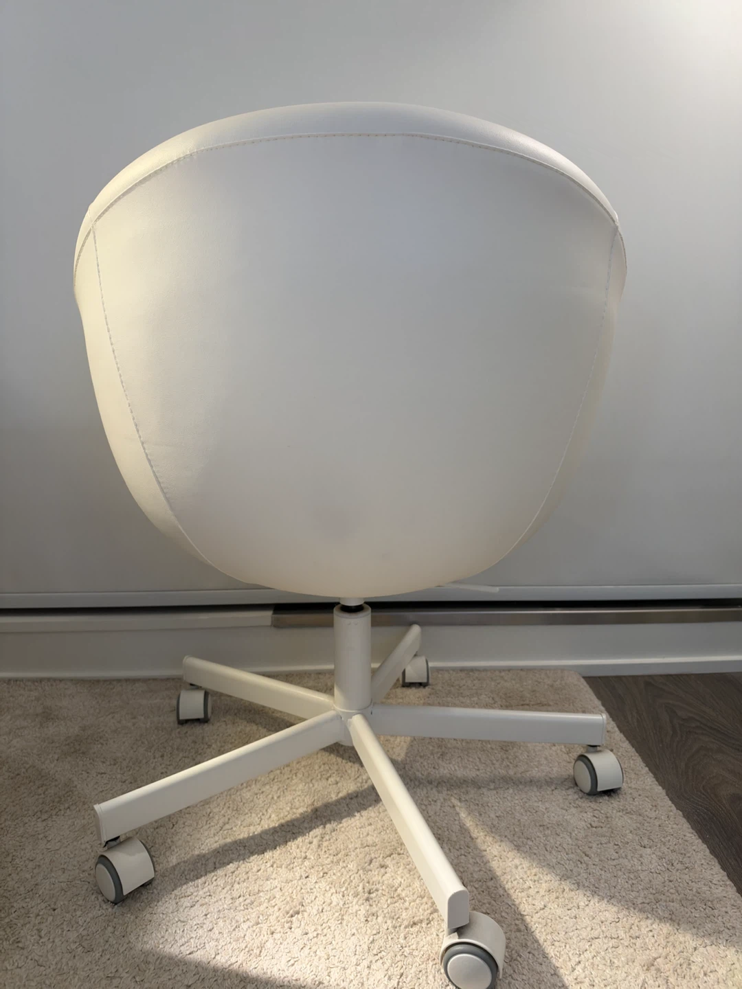 IKEA SKRUVSTA swivel chair in white - photo 4