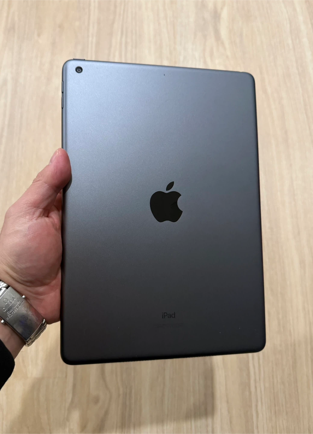 Apple iPad 9th Generation – 64GB – Includes Case - Firm Price - photo 2